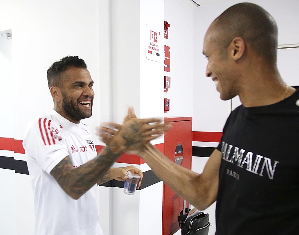 Miranda se aproxima do São Paulo e discute detalhes para finalizar contratação