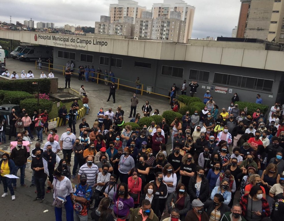 Servidores do Hospital Campo Limpo, na Zona Sul, protestam nesta manh&atilde; &mdash; Foto: Divulga&ccedil;&atilde;o