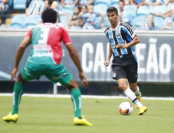 Sem registro, Araújo terá que cumprir suspensão no domingo e seguirá fora