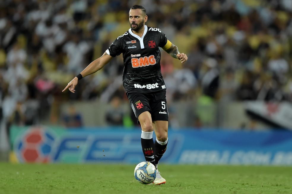 Leandro Cast�n � o principal nome da linha defensiva do Vasco hoje em dia � Foto: THIAGO RIBEIRO/AGIF/ESTAD�O CONTE�DO
