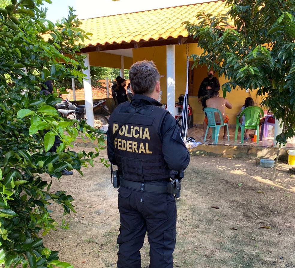 Suspeitos de negociar carros e imóveis para lavar dinheiro de tráfico de drogas são presos no Norte do Piauí — Foto: Polícia Federal