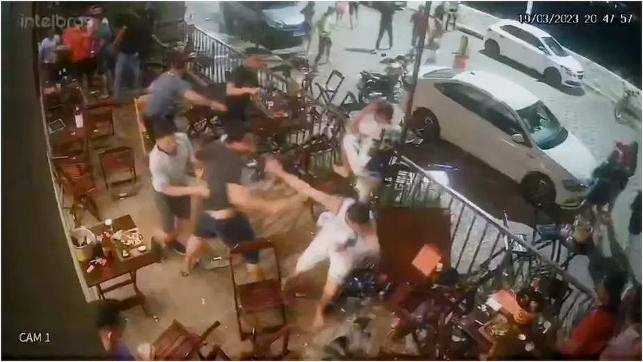 Torcedores brigaram em bar na cidade de Sete Lagoas (MG)