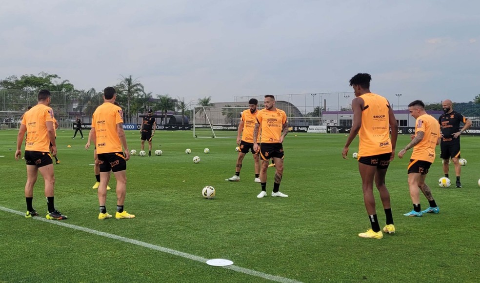 Foco no Brasileirão: Corinthians treina após vice e pensa em clássico contra o Santos
