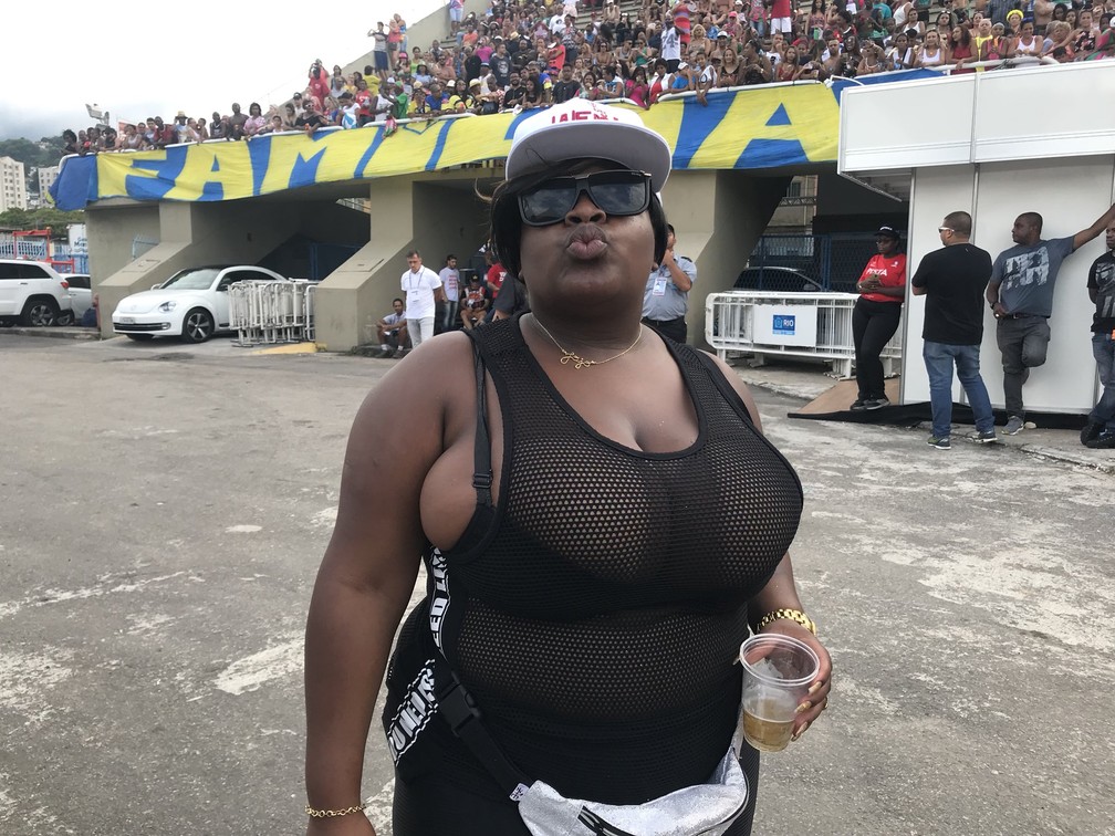 Jojo Todynho faz a alegria no Sambódromo (Foto: Lívia Torres/G1)