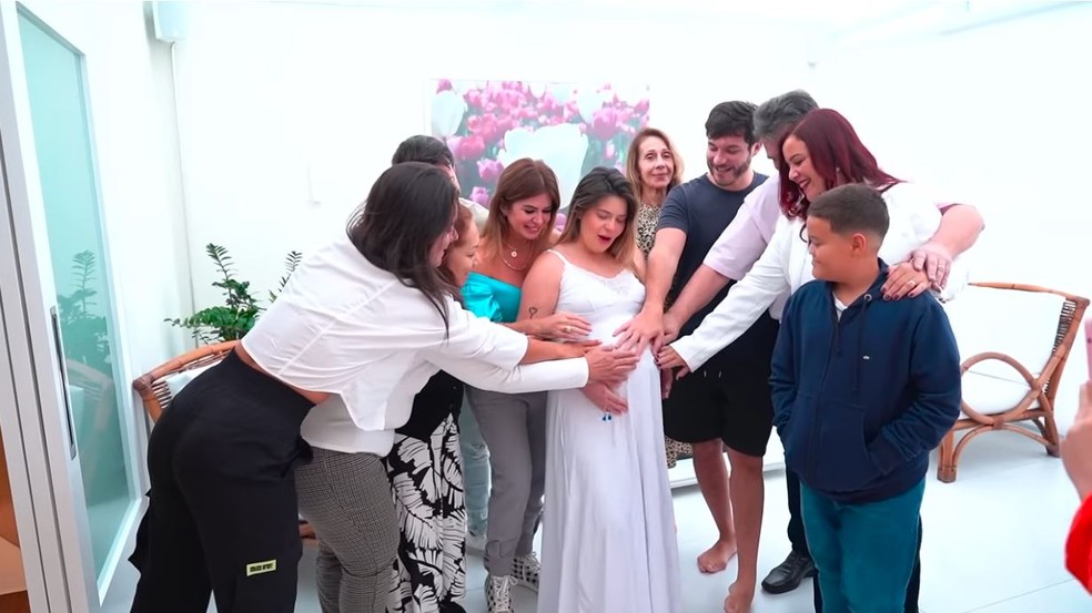 V&iacute;deo mostra os &uacute;ltimos momentos de Viih Tube gr&aacute;vida e as fam&iacute;lias de Viih e Eli reunidas na maternidade  &mdash; Foto: reprodu&ccedil;&atilde;o 