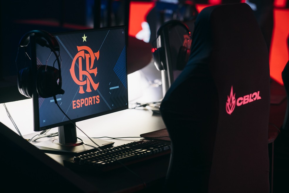 Flamengo no estúdio do CBLOL — Foto: Bruno Alvares/Riot Games