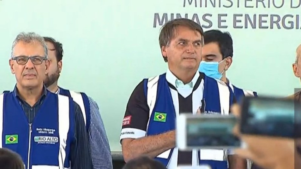 Bolsonaro chega à Paraíba para inauguração de complexo de produção de energia solar em Coremas — Foto: TV Brasil/Reprodução