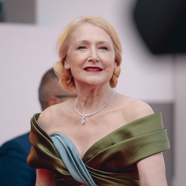 Patricia Clarkson attends the &quot;Monica&quot; red carpet at the 79th Venice International Film Festival on September 03, 2022 in Venice, Italy (Photo by Luca Carlino/NurPhoto via Getty Images) (Foto: NurPhoto via Getty Images)