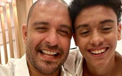 Diogo Nogueira posa com o filho de 16 anos: "Aprendi que ser pai é todo dia"