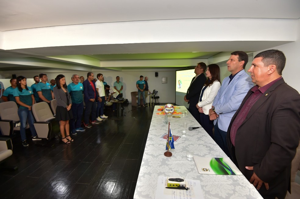 Leonardo Gaciba deu uma palestra no encerramento do curso de árbitros da Federação Paraibana de Futebol — Foto: @JOSEMARPHOTOOFICIAL/FPF