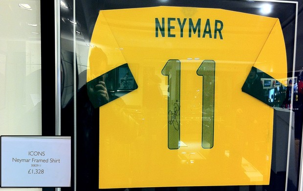 camisa Neymar moldura (Foto: Leandro Garrido)