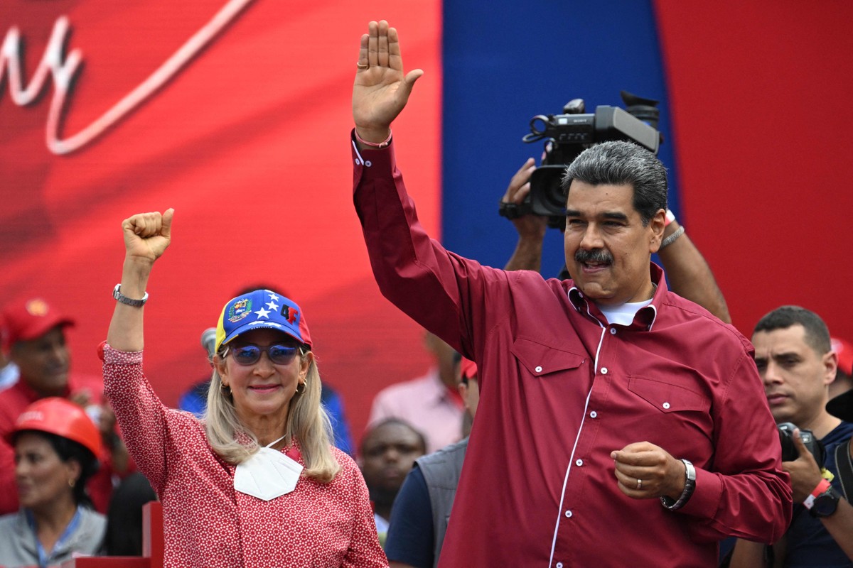 Maduro e presidente eleito do Paraguai manifestam 'determina&ccedil;&atilde;o de restabelecer' rela&ccedil;&otilde;es