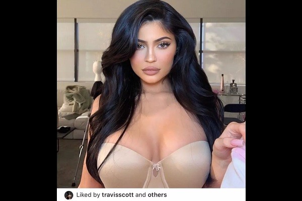 Foto postada por Kylie Jenner atraiu atenção até mesmo do seu ex, o rapper Travis Scott (Foto: Instagram)