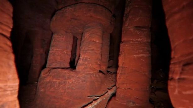 Youtuber entra em caverna que teria sido usada por Cavaleiros Templários (Foto: Reprodução/Youtube Brendan Explores)