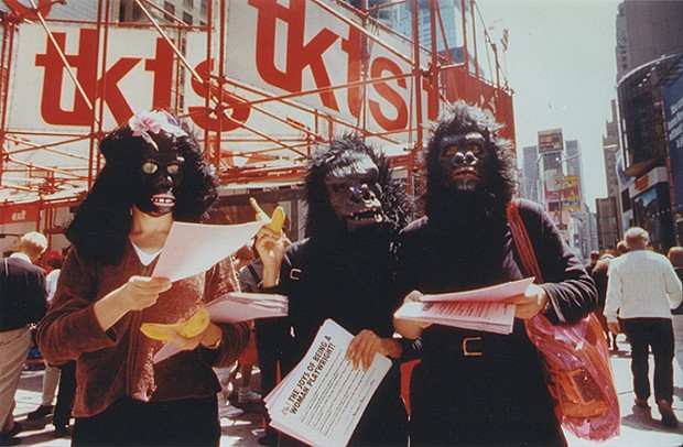 Guerrilla Girls invadem o MASP e questionam a desigualdade no universo artístico (Foto: Divulgação)