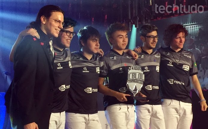 INTZ ganha a primeira etapa do Campeonato Brasileiro de League of Legends (Foto: Diego Borges/TechTudo)