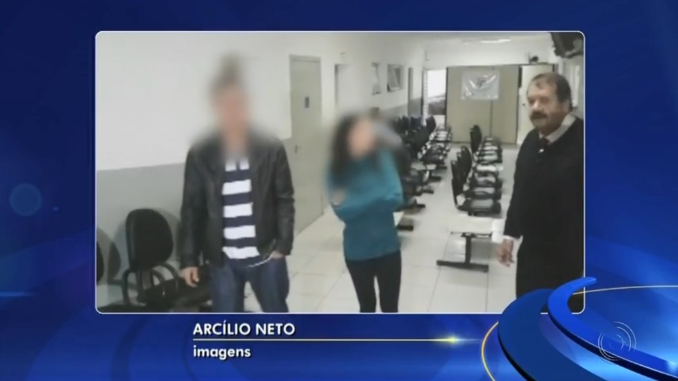 Casal (à esquerda) é apontado como responsável por transportar Vitória em um carro (Foto: TV TEM/reprodução)