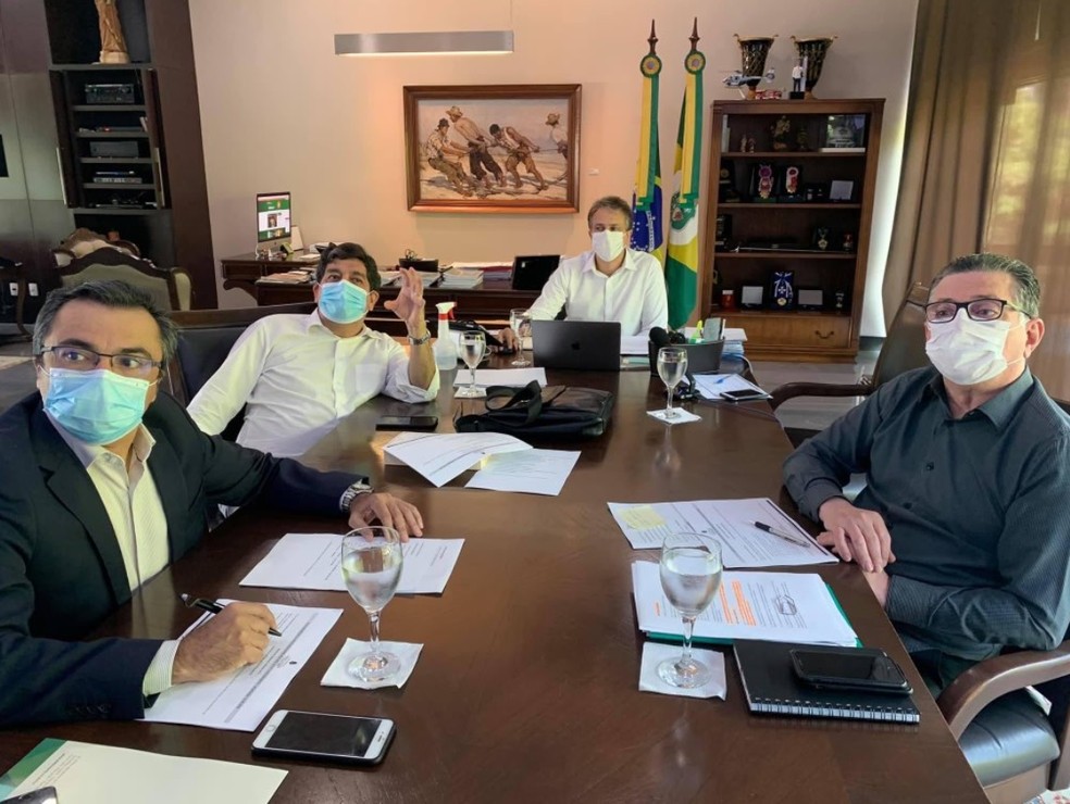Equipe de saúde do governo tomou a decisão após reunião nesta sexta-feira, em Fortaleza — Foto: Governo do Estado