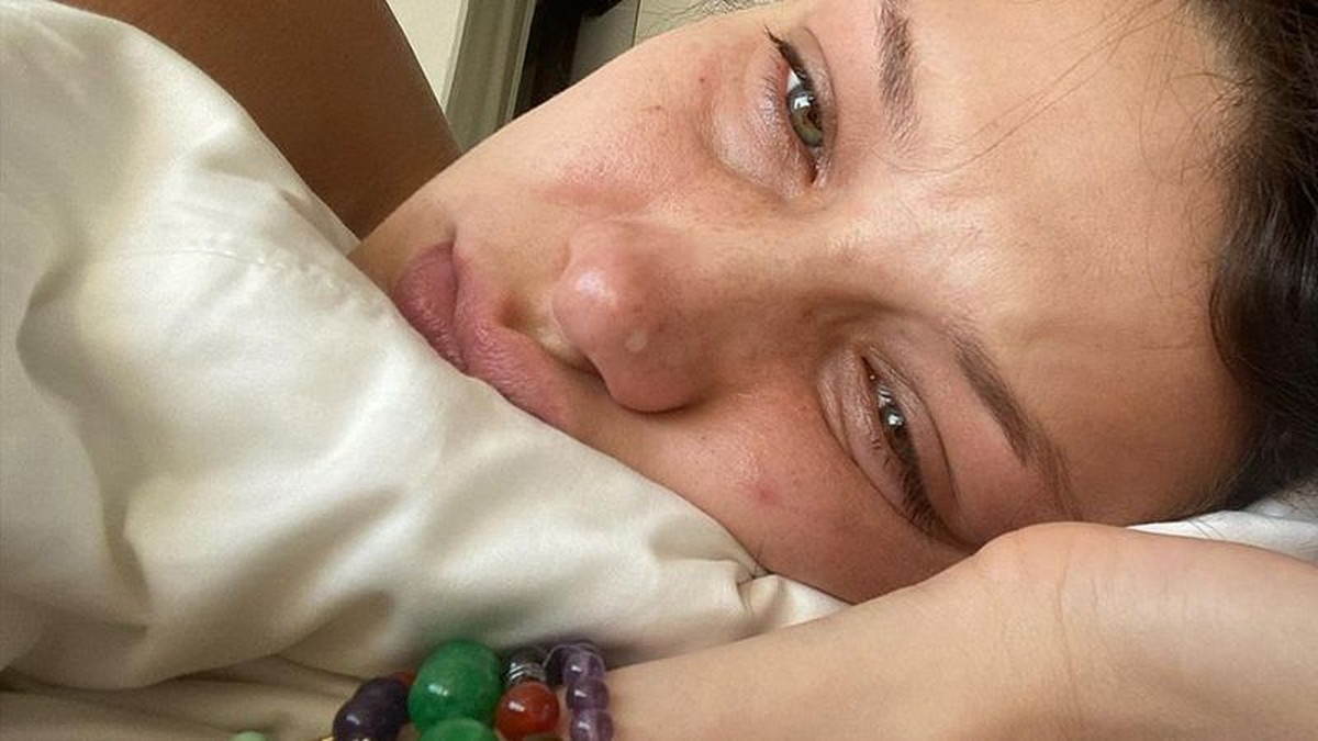 Bella Hadid desabafa sobre depressão: 'Há sempre uma luz no fim do túnel'