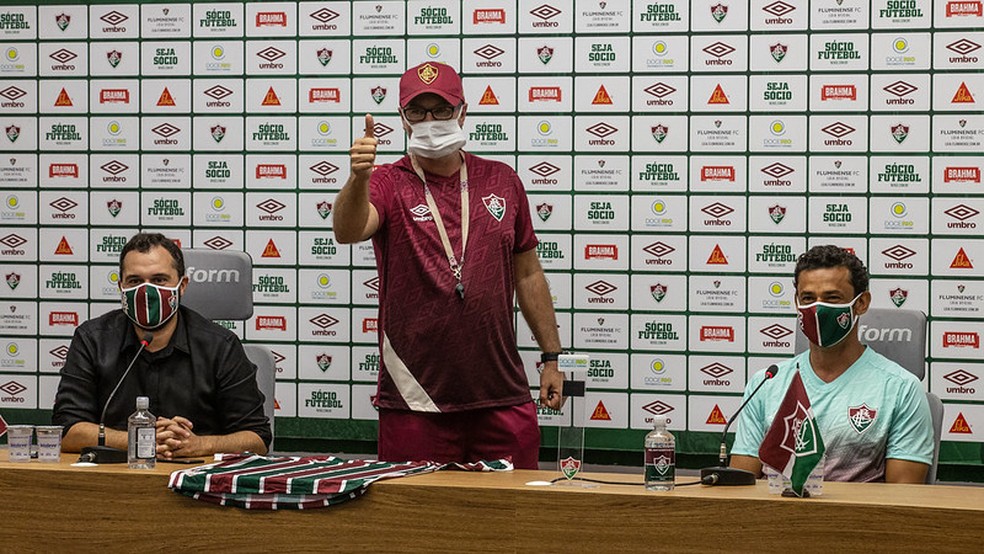 Odair apareceu na coletiva e confirmou estreia de Fred: "Vai jogar" — Foto: Lucas Merçon / Fluminense FC
