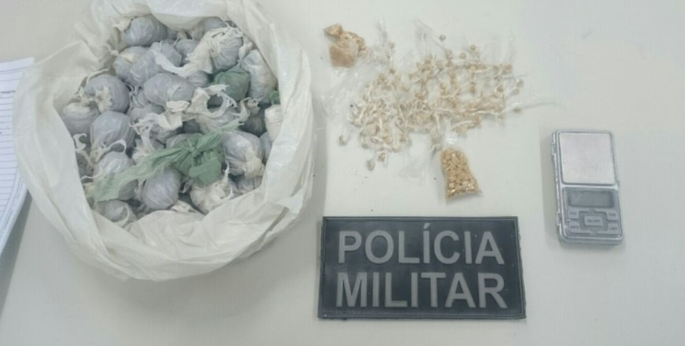 Material foi apreendido com os suspeitos (Foto: Divulgação/PM)