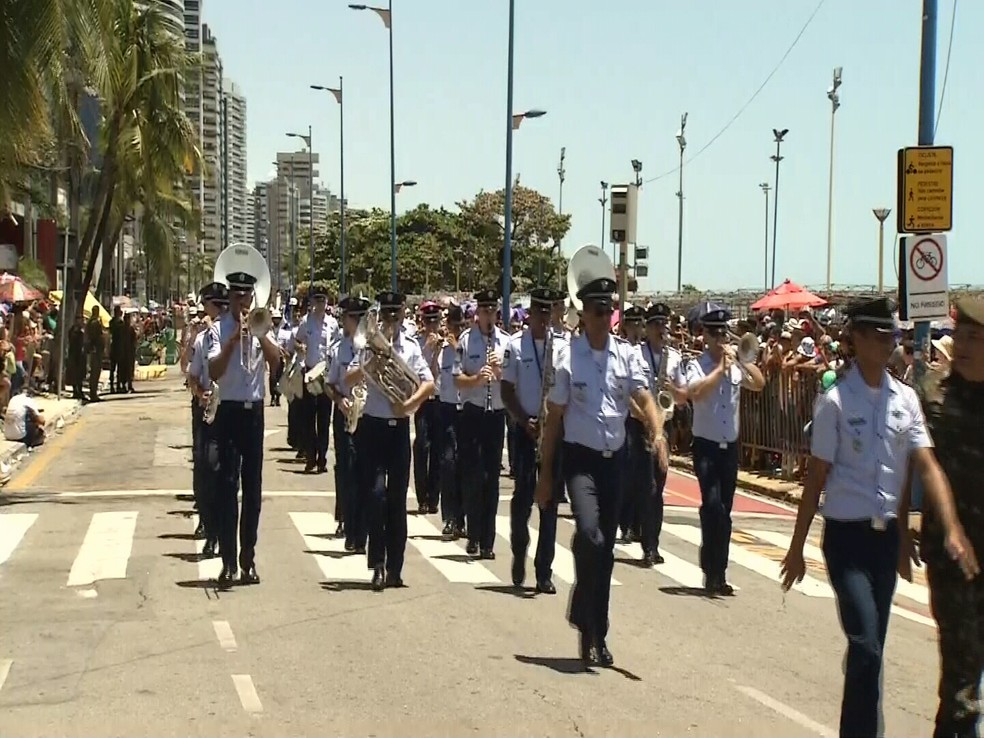 O desfile reuniu 3.500 militares. Aeronáutica participou do evento. (Foto: Reprodução/TV Verdes Mares)