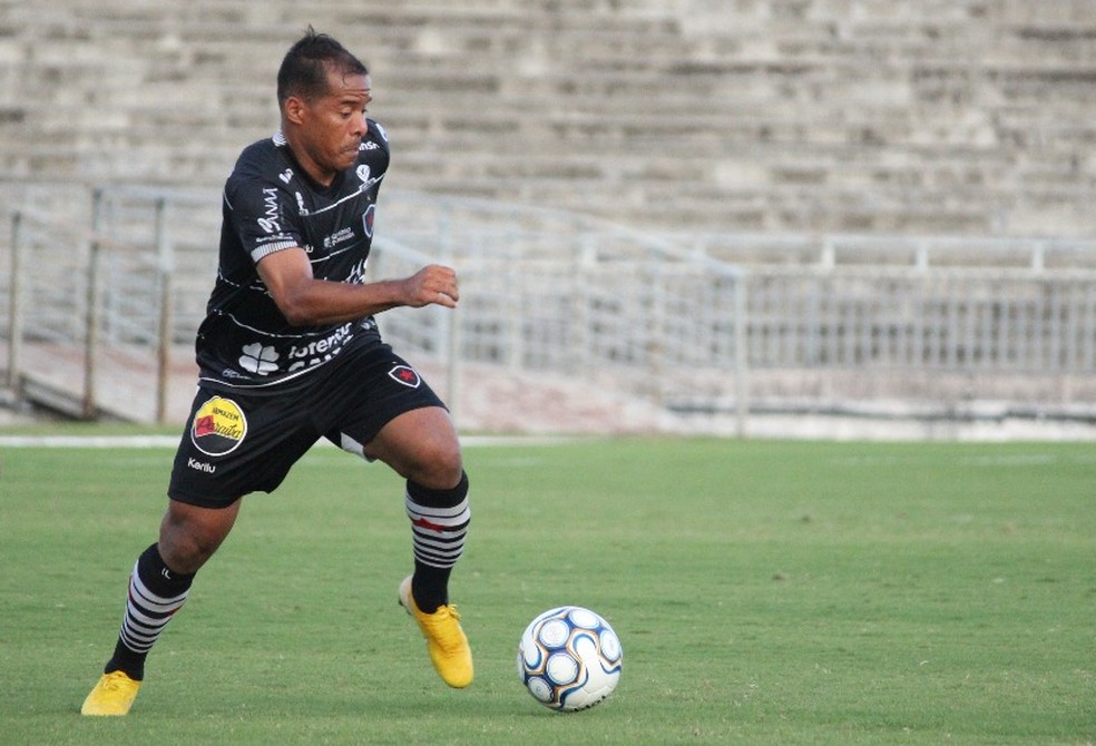 Marcos AurÃ©lio Ã© um dos principais destaquesa do Botafogo-PB nesta temporada (Foto: NÃ¡dya AraÃºjo / Botafogo-PB)