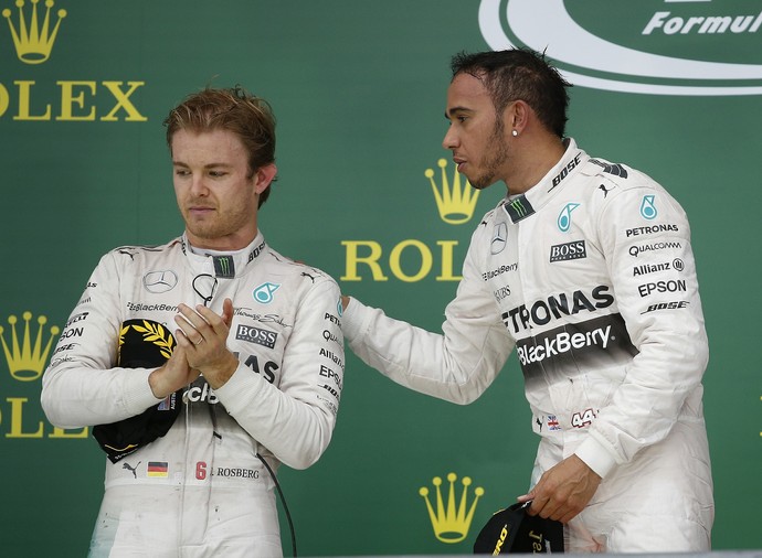 Nico Rosberg e Lewis Hamilton no pódio do GP dos EUA (Foto: AP)
