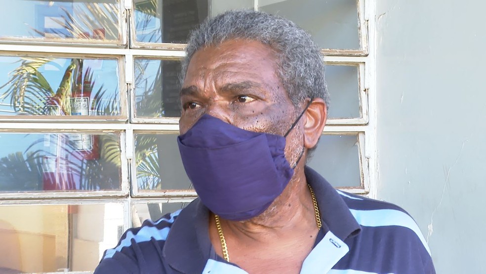 O pai de Marília, Clodoaldo do Carmo Campos, em Santa Rosa de Viterbo, SP — Foto: Luciano Tolentino/EPTV