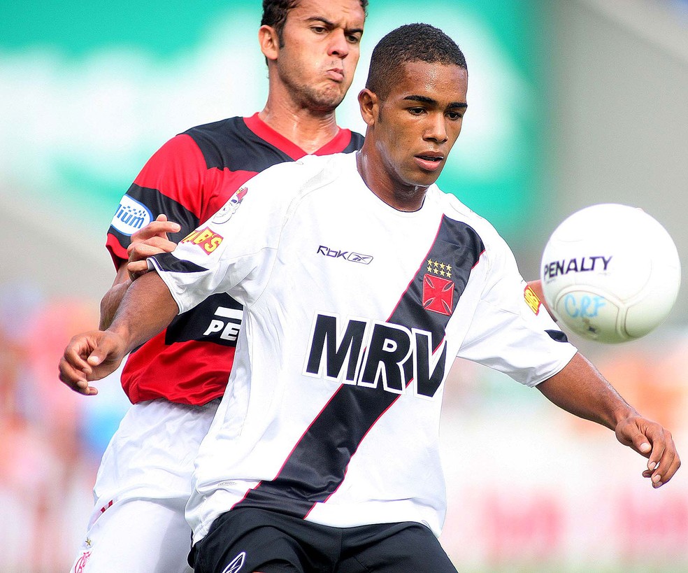 Alex Teixeira em a��o pelo Vasco em sua primeira passagem � Foto: Vipcomm