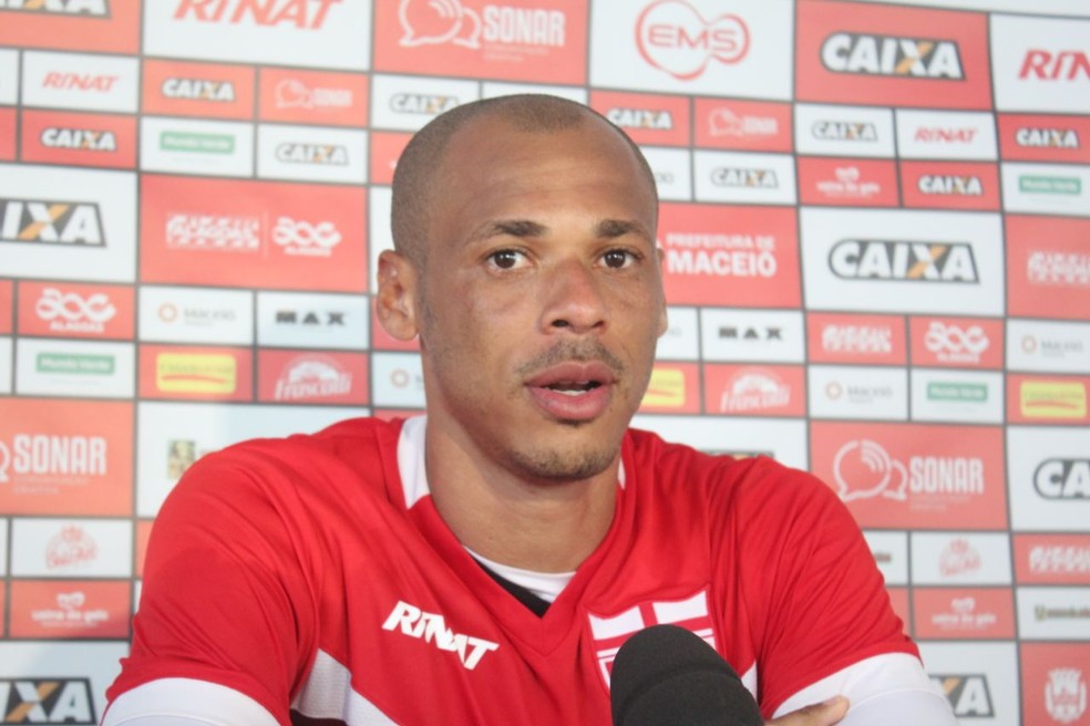 Anderson espera que o CRB venÃ§a na terÃ§a (Foto: Denison Roma/GloboEsporte.com)