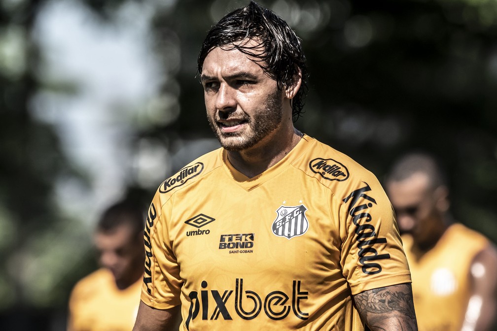 Ricardo Goulart durante treino do Santos — Foto: Ivan Storti/Santos FC
