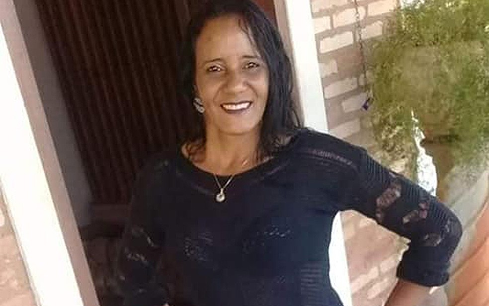 Cristiane Gallo, de 44 anos, morreu apÃ³s ser atacada por pit bull dentro de casa em Ituverava, SP â€” Foto: Arquivo Pessoal