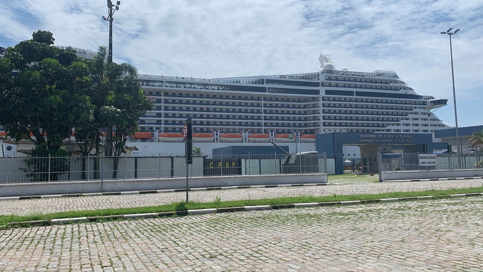 MSC Splendida atracado no Porto de Santos, SP — Foto: Adriana Cutino/g1