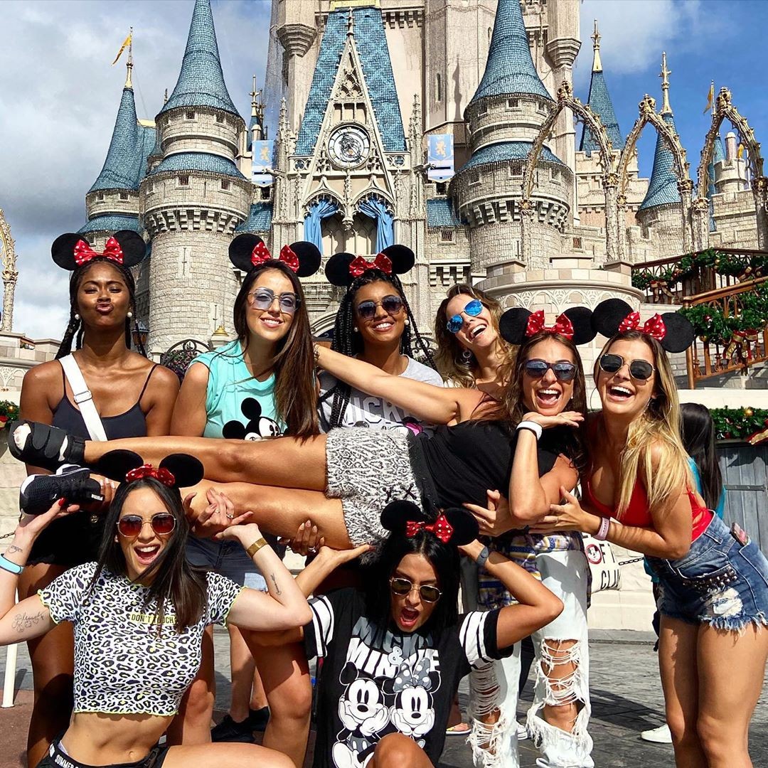 Bailarinas do Domingão curtem férias na Disney (Foto: Reprodução / Instagram)