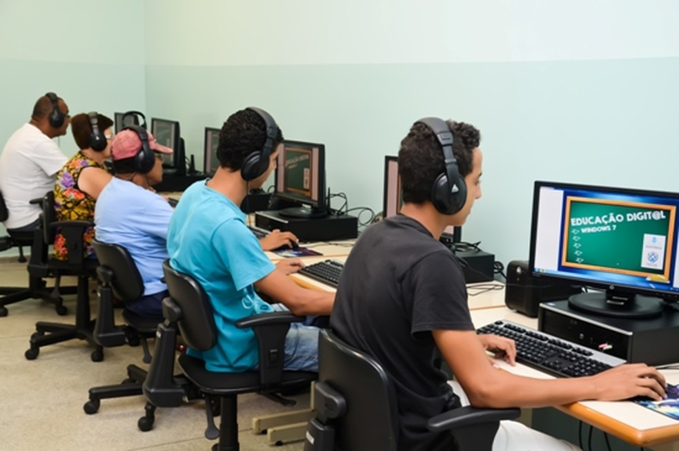 Há vagas para cursos de informática básica, redação oficial e comercial, mecânica e eletricidade.  (Foto: MarquinhosFerreira)