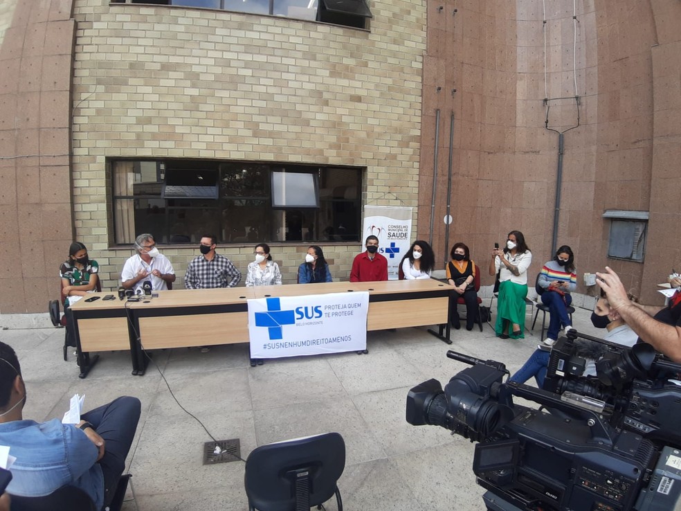 Decisão do Conselho Municipal de Saúde foi comunicada em coletiva de imprensa, nesta sexta-feira (13) — Foto: Jefferson Lorentz Barbosa/Ascom/CMSBH