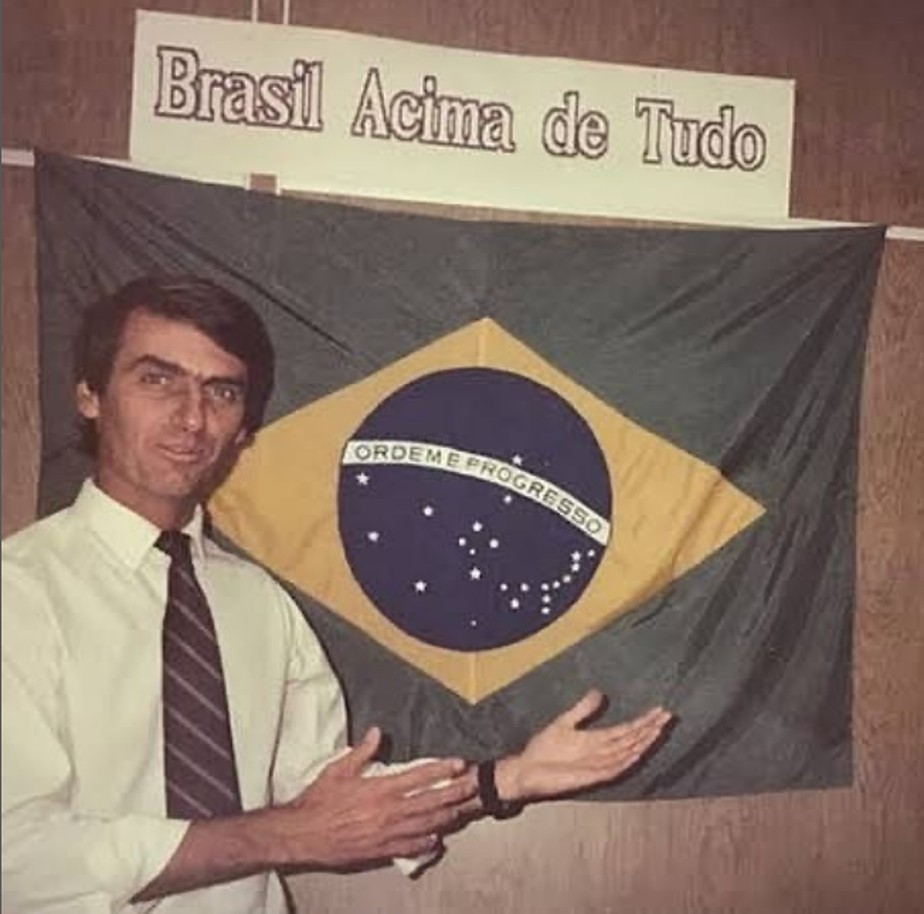 Presidente Jair Bolsonaro (PL) publica mensagem contra a oposição no primeiro dia de campanha
