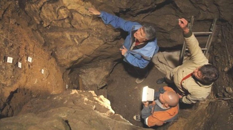 A caverna Ã© o Ãºnico lugar onde fÃ³sseis de neandertais e denisovanos foram encontrados (Foto: B VIOLA/MPI-EVA)
