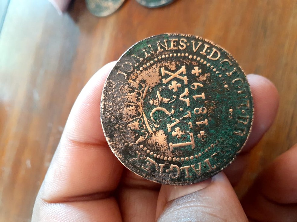 Moeda encontrada em colares data do século XIX — Foto: Prefeitura de Colares