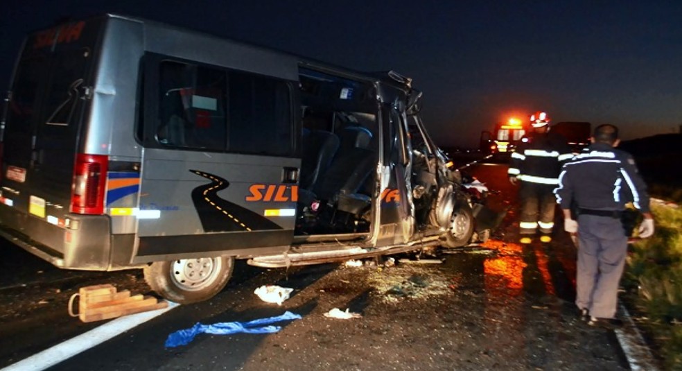Acidente ocorreu por volta das 5h30, no km 304 da rodovia (Foto: Maury Jr./Matão Urgente)