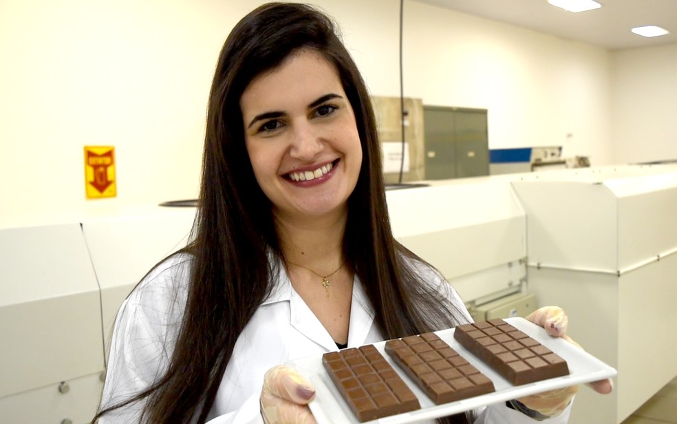 Pesquisadora Marcella Benetti Ventura, da Unicamp, faz estudo com chocolate mais saudável no Ital, em Campinas. — Foto: Patrícia Teixeira/G1