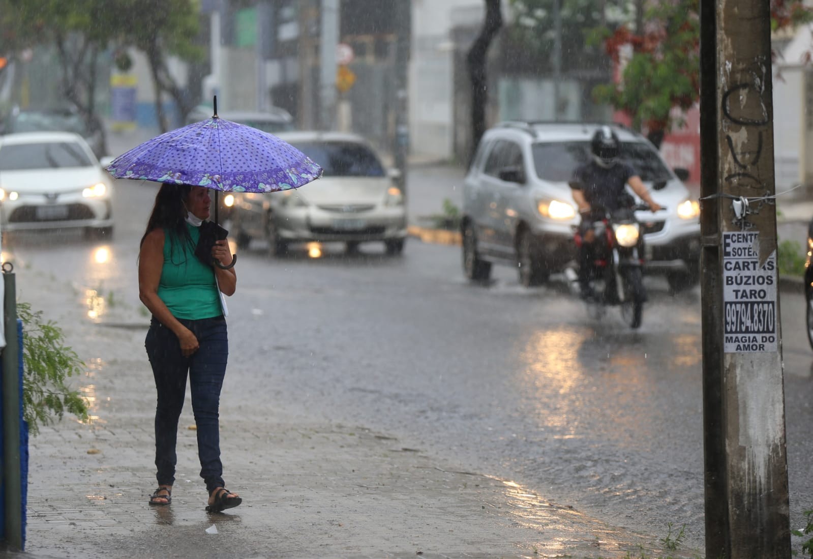 Ceará deve ter chuva e ventos fortes no início da semana