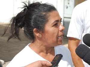 Irmã da vítima de homicídio em casamento em Campina Grande (Foto: Diogo Almeida/G1)