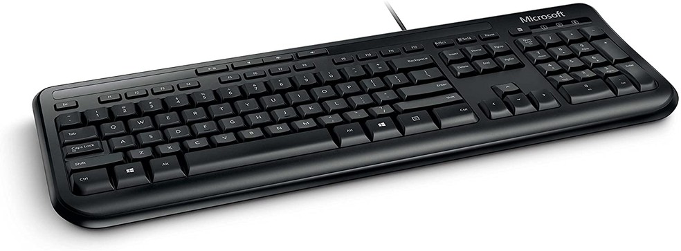 O teclado ANB00005 tem conexão por fios e traz resistência à líquidos  — Foto: Divulgação/Microsoft