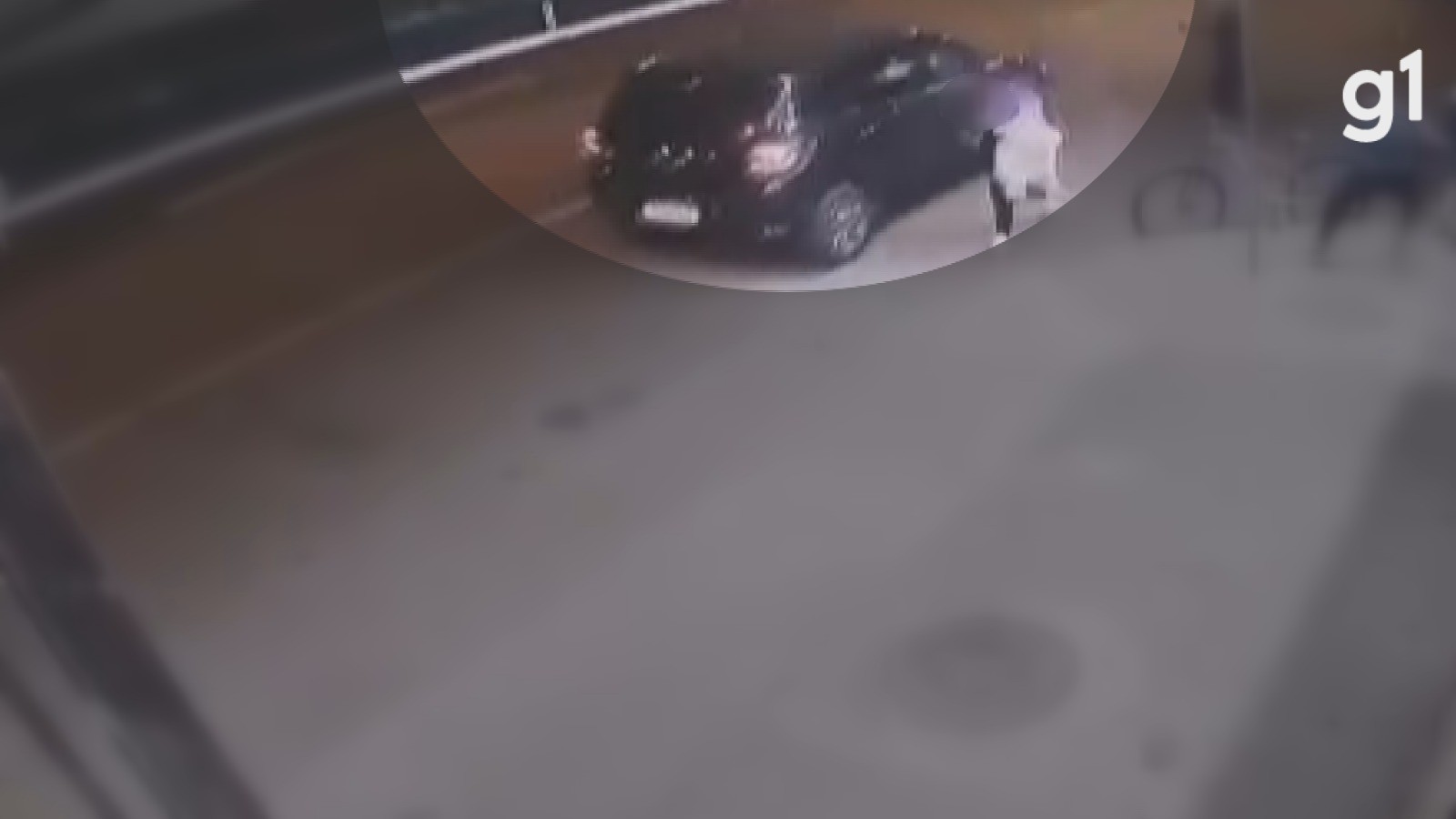 VÍDEO: Passageiro de carro atira contra grupo de pessoas em Curitiba; três foram baleados