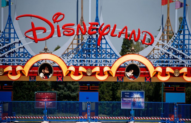 PARIS, FRANCE - MAY 28: A general view of the closed main entrance to Disneyland Paris and Walt Disney studio parks due to epidemic Coronavirus on May 28, 2020 in Paris, France. The Disneyland Paris and Walt Disney studio parks have been closed since mid- (Foto: Getty Images)