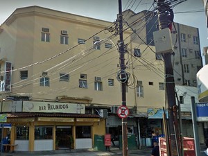 Bar e hotel antes do incêndio (Foto: Reprodução/Google Street View)