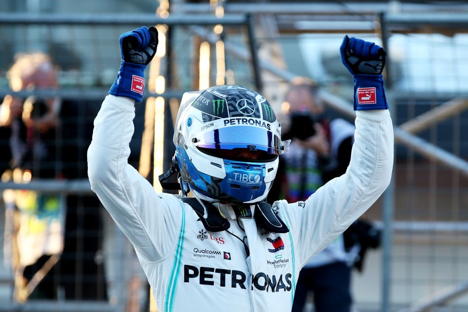 Bottas Ã© pole e comanda dobradinha da Mercedes no AzerbaijÃ£o; Leclerc bate