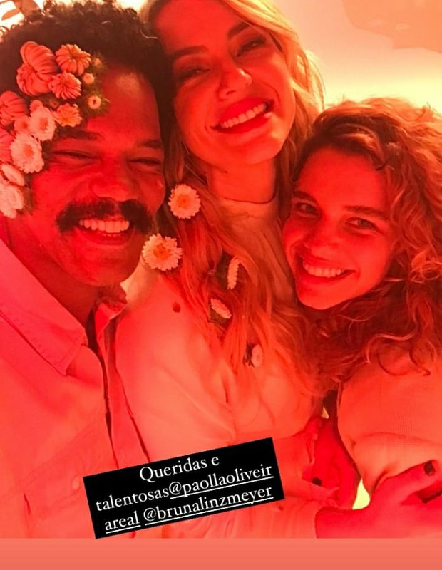 Michel Gomes, Paolla Oliveira e Bruna Linzmeyer gravam vinheta de fim de ano da Globo (Foto: Reprodução/Instagram)